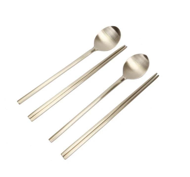 韓国　ナプチョンユギ　Napchen-Yugi 箸とスプーンセット Amazon.co.jp: 韓国カトラリーセット Napcheong-Yugi スプーン箸セット